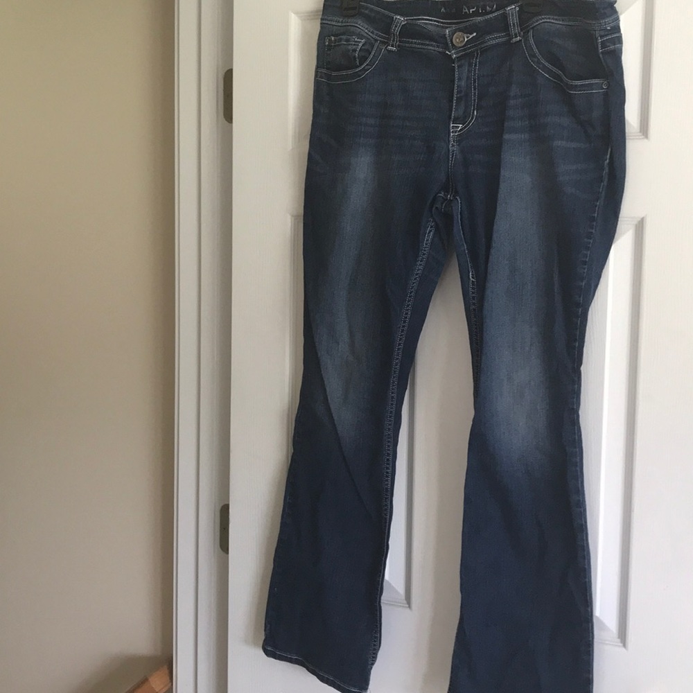 Apt. 9 jeans